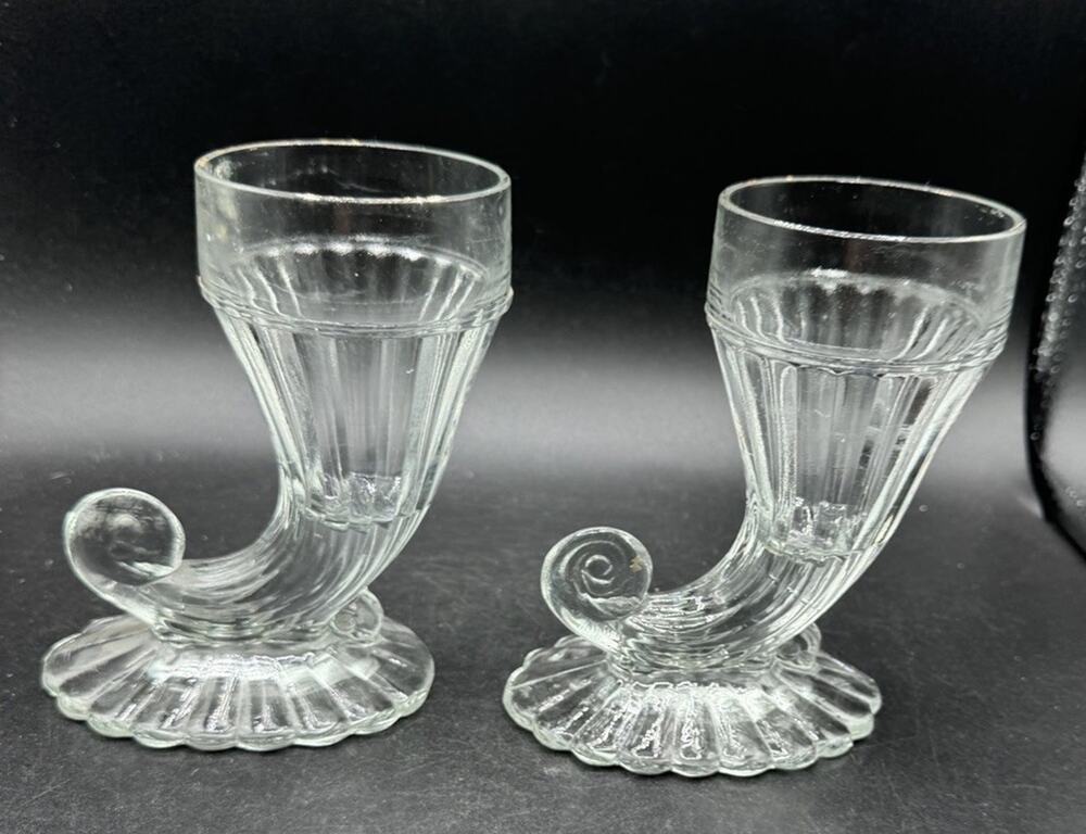 Set of 2 Jeannette Glass Cornucopia "HORN OF PLENTY" Glass Vases -S1R